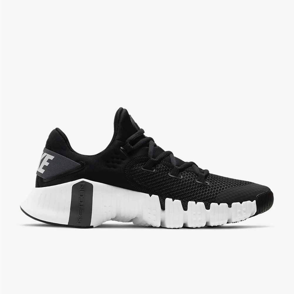 Women’s Nike Metcon 4 black, size 7.5 - Great condition